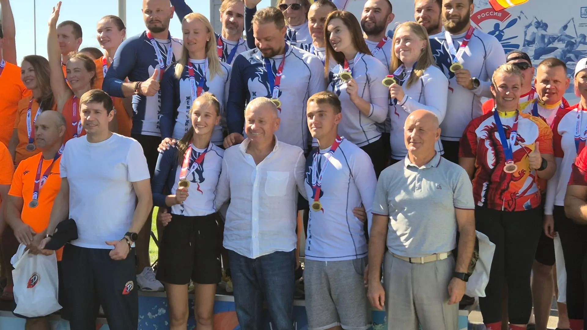 В минувшие выходные Барнаульский гребной канал принимал краевой чемпионат по гребле на лодках-драконах
