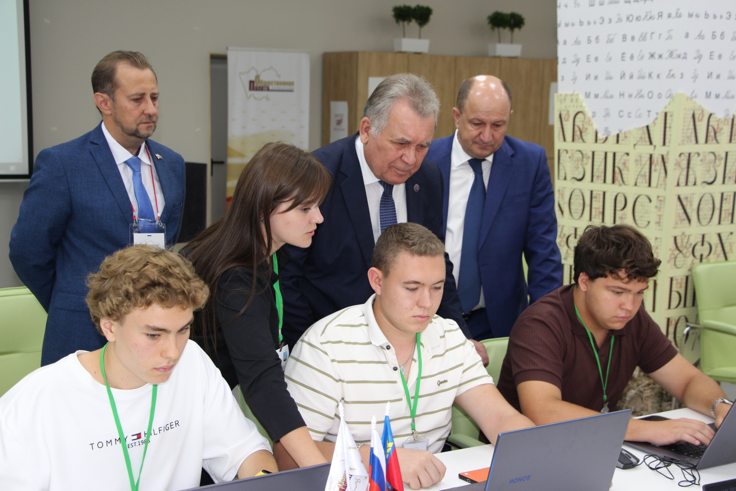 В краевой библиотеке имени Шишкова начал работу Штаб общественного наблюдения за выборами депутатов Госдумы и АКЗС